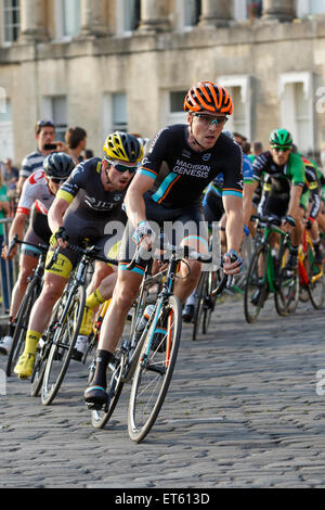 Bath, Royaume-Uni, 11 juin, 2015. L'équipe de Genesis Madison sur la photo lors de la dernière course en baignoire venir haut de le classement par points et gagner la Série Pearl Izumi Tour après avoir remporté la compétition par équipe à la dixième et dernière ronde à Bath. Credit : lynchpics/Alamy Live News Banque D'Images