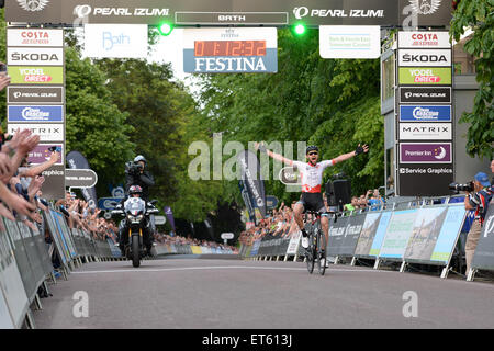 Bath, Royaume-Uni. 11 Juin, 2015. Marcin Bialoblocki (un Pro Cycling) remporte le tour final de la Série Pearl Izumi Tour à Bath le 11 6 2015. Crédit : Andrew Peat/Alamy Live News Banque D'Images