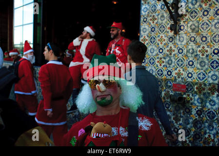 LA SantaCon 2014 - Convention du Père Noël à Hollywood avec : Atmosphère, Santa Où : Hollywood, California, United States Quand : 14 Déc 2014 Crédit : Tony Forte/WENN Banque D'Images