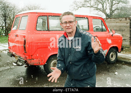 Joe Glynn, président du club de Judo de Stockton, se bat toujours sur le club après vandales vandalisés en mini bus. Le club, qui a plus de 40 ans, pourraient fermer si Joe ne peut pas trouver l'argent pour acheter un autre véhicule. Sur la photo le 28 mars 1995. Banque D'Images