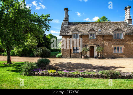 Addams family, the Georgian Lodge, l'ensemble sur le terrain de l'Bowood Estate dans le Wiltshire. Banque D'Images