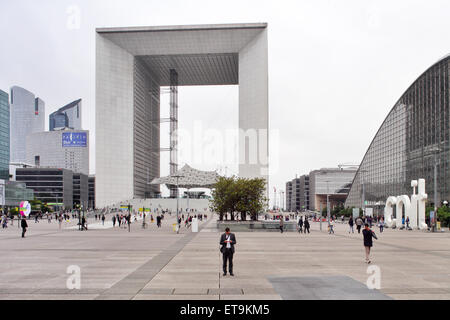 Puteaux, France, sur les passants Grande Arche Banque D'Images