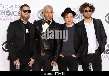 Le 41st Annual People's Choice Awards au Nokia Theatre LA Vivre - Arrivées avec : Andy Hurley, Peter Wentz, Joe Trohman Patrick Stump, le groupe de musique "Fall Out Boy" Où : Los Angeles, California, United States Quand : 07 Jan 2015 Credit : Adriana Barraza M./WENN.com Banque D'Images