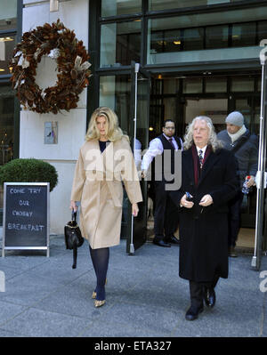 Kirstie Alley quitter son hôtel de : Kirstie Alley Où : Manhattan, New York, United States Quand : 08 Jan 2015 TNYF/WENN.com Crédit : Banque D'Images