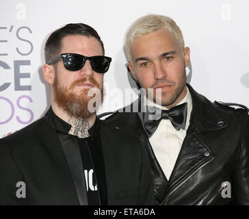 Le 41st Annual People's Choice Awards au Nokia Theatre L.A. Vivre - Arrivées avec : Andy Hurley, Peter Wentz, Fall Out Boy Où : Los Angeles, California, United States Quand : 07 Jan 2015 Crédit : Brian à/WENN.com Banque D'Images