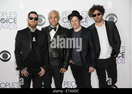 Le 41st Annual People's Choice Awards au Nokia Theatre L.A. Vivre - Arrivées avec : Andy Hurley, Peter Wentz, Patrick Stump, Joe Trohman, Fall Out Boy Où : Los Angeles, California, United States Quand : 07 Jan 2015 Crédit : Brian à/WENN.com Banque D'Images