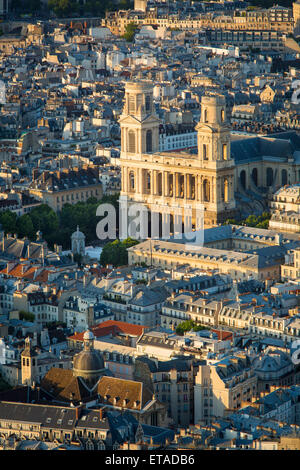 Vue supérieure de l'Eglise Saint Sulpice, Paris, France Banque D'Images