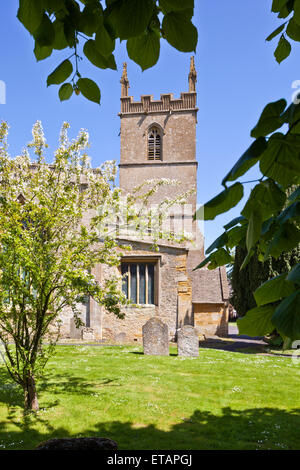 Église St Edwards dans la ville de Cotswold Stow on the Wold, Gloucestershire UK Banque D'Images