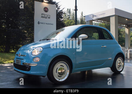Turin, Italie, 11 juin 2015. Une Fiat 500 Vintage '57. Parco Valentino car show a accueilli 93 voitures par de nombreux fabricants d'automobiles et les concepteurs de voiture à l'intérieur du parc Valentino, Turin, Italie. Banque D'Images