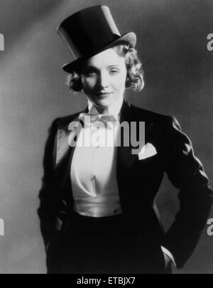 Marlene Dietrich, sur-ensemble du film 'Mmaroc', 1930 Banque D'Images