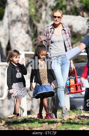 Heidi Klum arrive à ses enfants d'entraînement de soccer comprend : Heidi Klum, Lou Samuel Où : Los Angeles, California, United States Quand : 17 Jan 2015 Crédit : Michael Wright/WENN.com Banque D'Images