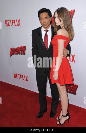 LOS ANGELES, CA - 2 avril 2015 : Peter Shinkoda lors de la première de la série 'Merveille Netflix's Daredevil' au Regal Cinemas LA Live. Banque D'Images