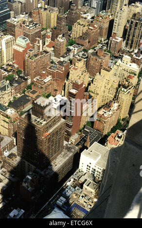 Skyline New York mit dem Scahtten des Empire State Building, New York 1998. Banque D'Images