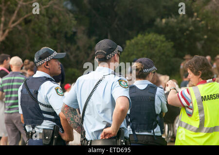 Sydney, Australie. 13 Juin, 2015. 10e année de la plage d'Avalon le Tattoo militaire pour les Forces Armées australiennes et des groupes communautaires bénévoles. Des représentants de l'école locale de bandes, New South Wales rural fire brigade de police,Etat,ses services d'urgence, le personnel retraité et marchands étaient présents à cet événement sur les plages du nord de Sydney. Banque D'Images