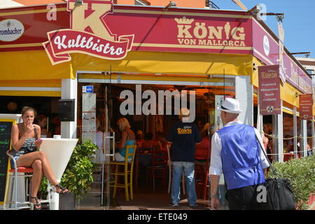 Juergen Drews Restaurant Archive 'Kultbistro Koenig von Mallorca' Featuring : Atmosphère Où : Santa Ponsa, Espagne Quand : 10 mai 2014 Source : WENN.com Banque D'Images