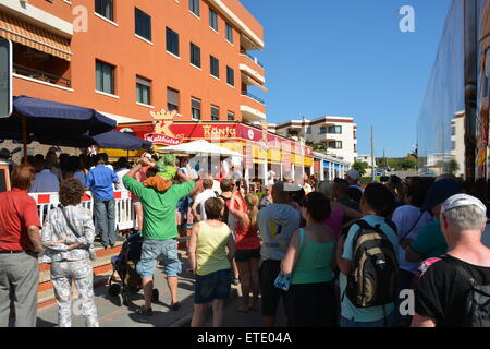 Juergen Drews Restaurant Archive 'Kultbistro Koenig von Mallorca' Featuring : Atmosphère Où : Santa Ponsa, Espagne Quand : 10 mai 2014 Source : WENN.com Banque D'Images