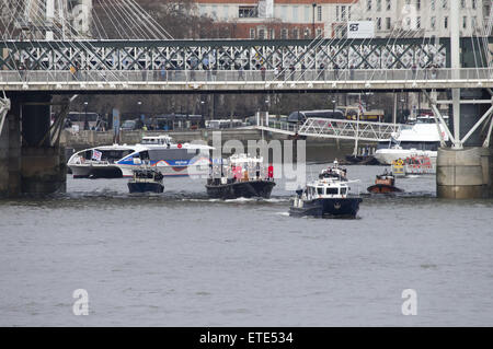 Havengore, le bateau qui a transporté Sir Winston Churchill le long de la Tamise au cours de ses funérailles d'état en 1965, est illustrée comme elle reprend son voyage sur la Tamise, la Tour de Londres à Westminster. Une série d'hommages auront lieu tout au long du Royaume-Uni à l'occasion du 50e anniversaire de l'adieu à l'Angleterre en temps de guerre, le fameux leader. Comprend : Le bateau où Havengore : London, Royaume-Uni Quand : 30 Jan 2015 Credit : Seb/WENN.com Banque D'Images