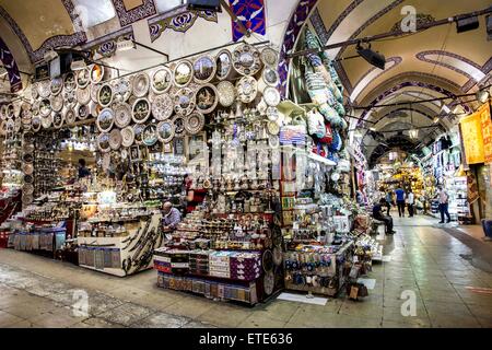 Istanbul est situé de part et d'autre du Bosphore séparant l'Europe de l'Asie, une ville divisée entre deux continents. Banque D'Images