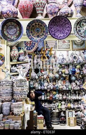 Istanbul est situé de part et d'autre du Bosphore séparant l'Europe de l'Asie, une ville divisée entre deux continents. Banque D'Images