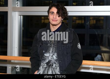 Playbill séance photo et interview avec 'Poisson dans l' acteur Jake Cannavale, tenue à nouveau 42e Rue Studios. Avec : Jake Cannavale Où : New York City, New York, United States Quand : 03 Mar 2015 Crédit : Joseph Marzullo/WENN.com Banque D'Images