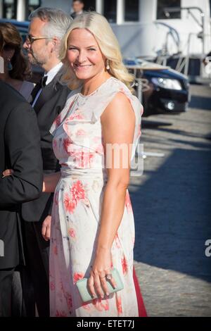 Stockholm, Suède. 12 Juin, 2015. La Princesse héritière Mette-Marit de Norvège arrive sur le navire M/S pour le Stockholm avant-mariage du prince Carl Philip et Sofia Hellqvist à Stockholm, Suède, 12 juin 2015. Photo : Patrick van Katwijk/ POINT DE VUE - PAS DE FIL - SERVICE/dpa/Alamy Live News Banque D'Images