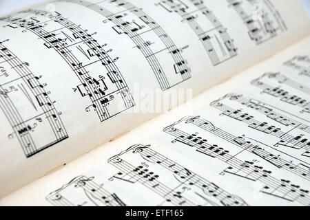 Partitions de musique ancienne avec notes Banque D'Images