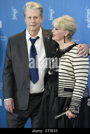 Des stars assiste à la photocall et conférence de presse pour l'amour et la miséricorde dans l'hôtel Grand Hyatt. Avec : Brian Wilson, Marilyn Wilson-Rutherford Où : Berlin, Allemagne Quand : 08 Mar 2015 Crédit : Euan Cherry/WENN.com Banque D'Images