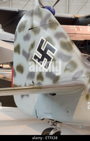 Croix gammée nazie dérive sur la deuxième guerre mondiale, un Allemand Focke-Wulf FW 190A-8 Fighter Bomber Aircraft Banque D'Images