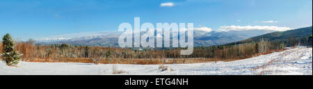 Panorama de l'hiver snow-capped White Mountain National Forest, connue sous le nom de Presidentials, dans le nord du New Hampshire, USA. Banque D'Images