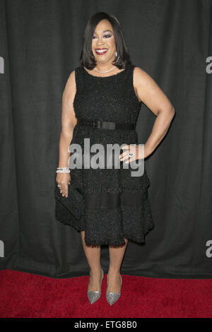 Assister à des célébrités 2015 Writers Guild Awards Côte Ouest cérémonie à l'hôtel Hyatt Regency Century Plaza. En vedette : Shonda Rhimes Où : Los Angeles, California, United States Quand : 14 Mar 2015 Crédit : Brian à/WENN.com Banque D'Images