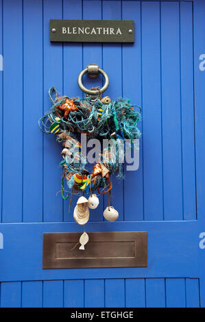 Couronne au Maritime porte bleue en Irsha Street North Devon Appledore Angleterre Angleterre Europe Banque D'Images