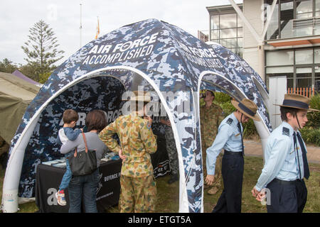 Avalon Beach Sydney Le tattoo militaire impliquant des forces de défense australiennes et des groupes communautaires locaux, de l'Australie Banque D'Images