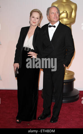 La 87e Oscars annuelle tenue au Théâtre Dolby - Tapis rouge avec des arrivées : Meryl Streep, Don Gummer Où : Los Angeles, California, United States Quand : 22 Mar 2015 Crédit : Adriana Barraza M./WENN.com Banque D'Images