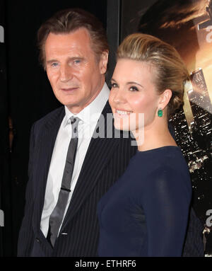 '3' prise dans l'AMC d'examen préalable type événement ventilateur 25 Empire Theatre - Arrivées avec : Liam Neeson, Maggie Grace Où : New York City, New York, United States Quand : 07 Jan 2015 Credit : PNP/WENN.com Banque D'Images