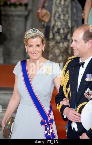 Stockholm, Suède. 13 Juin, 2015. Le prince Edward, comte de Wessex et Sophie, comtesse de Wessex, laissez la chapelle du palais royal après le mariage du prince Carl Philip et Sofia Hellqvist à Stockholm, Suède, 13 juin 2015. Dpa : Crédit photo alliance/Alamy Live News Banque D'Images