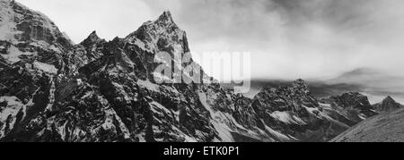 Lac glaciaire, Cho Cholotse (Chlo Tsho), camp de base de l'Everest trek, Site du patrimoine mondial de l'UNESCO, le parc national de Sagarmatha Solu-Khumbu Banque D'Images