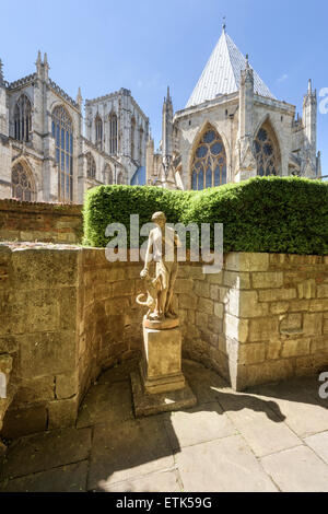Jardin de la maison du trésorier à New York - Statue de la fidélité et de son chien, Fido. Banque D'Images