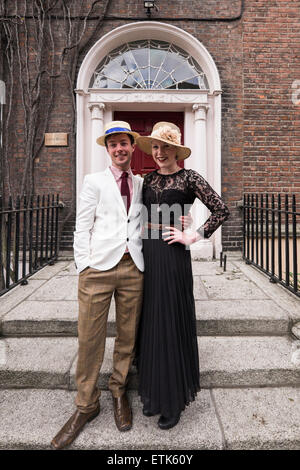 North Great Georges Street, Dublin, Irlande. 14 Juin, 2015. Le James Joyce Centre ainsi que les organisateurs de l'événement, Happenings, présente l'étrange Bloomsday brunch, un événement annuel dans le cadre du Bloomsday festival célébrant l'œuvre de James Joyce. Credit : Phil Crean A/Alamy Live News Banque D'Images