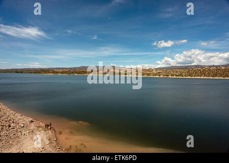 Lac artificiel créé après l'endiguement d'une rivière dans le Colorado USA Banque D'Images
