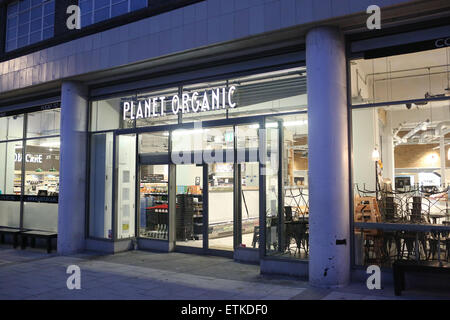 Londres, Royaume-Uni, 14 juin 2015 - Planet Organic de Muswell Hill. Un homme a été arrêté près de la boutique après son vol présumé, et la destruction du chocolat de la boutique. Credit : Finn Nocher/Alamy Live News Banque D'Images