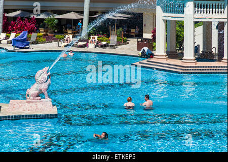 Vous pourrez profiter de la 26 000 m². piscine, Kaua'i Marriott Resort ; Baie de Kalapaki, Kaua'i, Hawaii, USA Banque D'Images