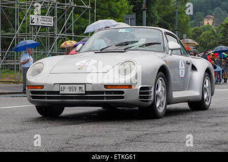 Turin, Italie. 14 Juin, 2015. Une Porsche 959 au cours de la Parco Valentino Gran Premio de Turin Crédit : Edoardo Nicolino/Alamy Live News Banque D'Images