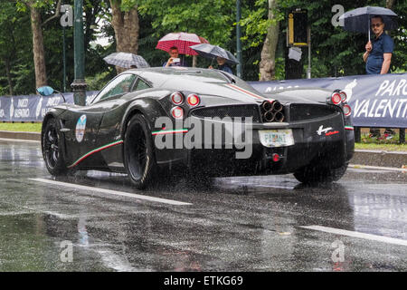 Turin, Italie. 14 Juin, 2015. Plusieurs supercars comme cette Zonda Huyara assisté à la première Gran Premio Parco Valentino à Turin Crédit : Edoardo Nicolino/Alamy Live News Banque D'Images