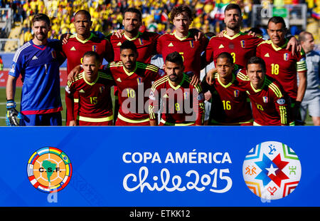 Santiago, Chili. 14 Juin, 2015. Les joueurs du Venezuela posent pour des photos de l'avant d'un match du groupe C entre la Colombie et le Venezuela dans la Copa America 2015 à Santiago, Chili, 14 juin, 2015. Le Venezuela a battu la Colombie 1-0. Credit : COLPRENSA/Xinhua/Alamy Live News Banque D'Images