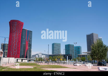 Les bâtiments de la place de l'Europe. Hotel Porta Fira. Architecte : Toyo Ito. L'Hospitalet. Banque D'Images