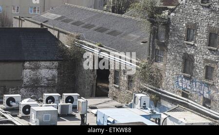 La démolition commence sur U2's et emblématiques du Moulin de renommée mondiale, y compris les fameux Studios Lane couvert de graffiti mur 'U2' à Dublin comprend : Windmill Lane Studios où : Dublin, Irlande Date : 10 Mar 2015 Source : WENN.com Banque D'Images