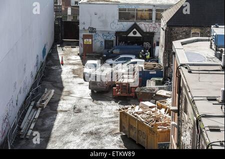 La démolition commence sur U2's et emblématiques du Moulin de renommée mondiale, y compris les fameux Studios Lane couvert de graffiti mur 'U2' à Dublin comprend : Windmill Lane Studios où : Dublin, Irlande Date : 10 Mar 2015 Source : WENN.com Banque D'Images