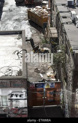 La démolition commence sur U2's et emblématiques du Moulin de renommée mondiale, y compris les fameux Studios Lane couvert de graffiti mur 'U2' à Dublin comprend : Windmill Lane Studios où : Dublin, Irlande Date : 10 Mar 2015 Source : WENN.com Banque D'Images