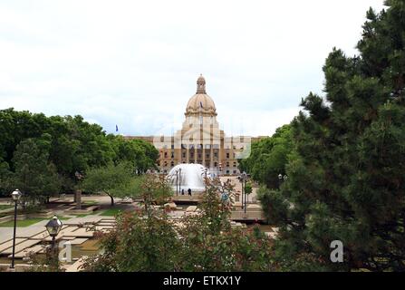 Edmonton. 14 Juin, 2015. Photo prise le 14 juin 2015, l'Assemblée législative de l'Alberta montre des capacités à Edmonton au Canada. Edmonton est l'une des 6 villes hôtes de la Coupe du Monde féminine de la FIFA, Canada 2015. © Qin Lang/Xinhua/Alamy Live News Banque D'Images