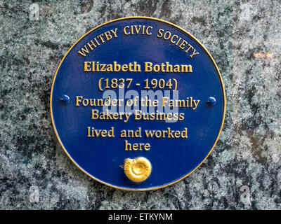 Blue plaque Skinner Street Whitby où Elizabeth Botham a fondé son entreprise de boulangerie, qui est encore florissante aujourd'hui Banque D'Images